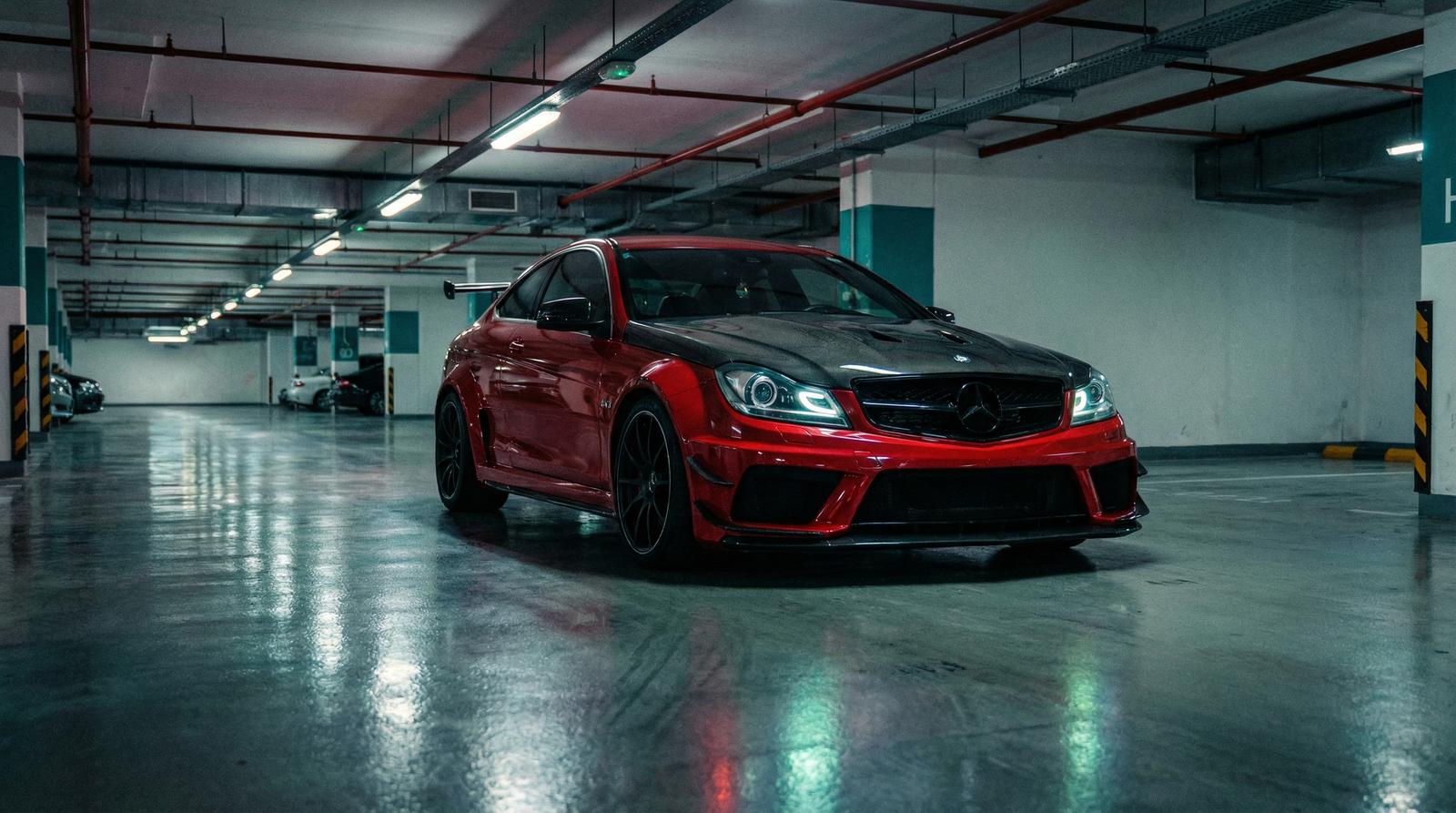 91暗网改装视频 - AMG C63宽体改装视频演示